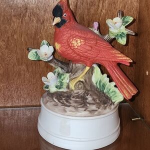 Beautiful Cardinal Statue Musical